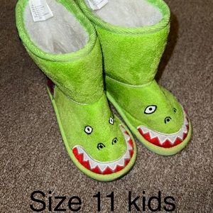 Cute kids Dinosaur boots!